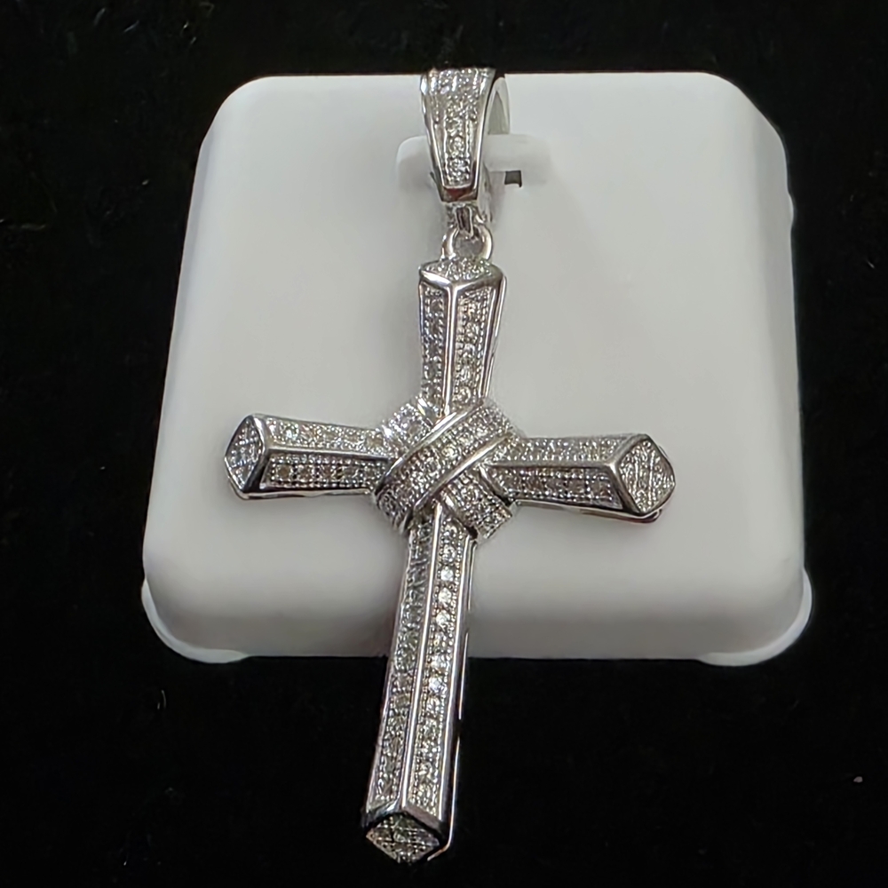 Elegant Silver Cross Pendant Necklace